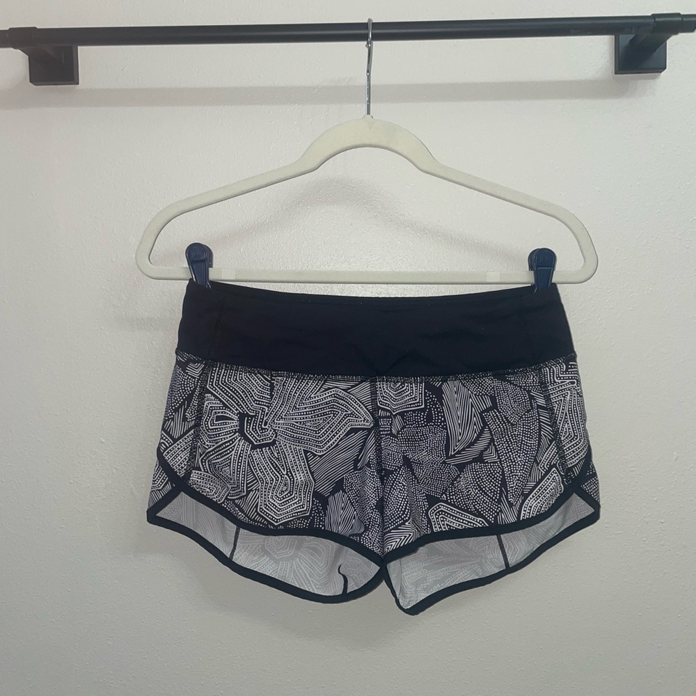 Lululemon speed up short 2.5” inseam size 4